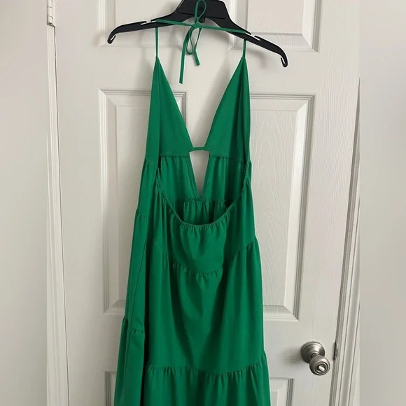 Green Tiered Maxi Sundress with Plunge Neckline - Picture 2 of 4